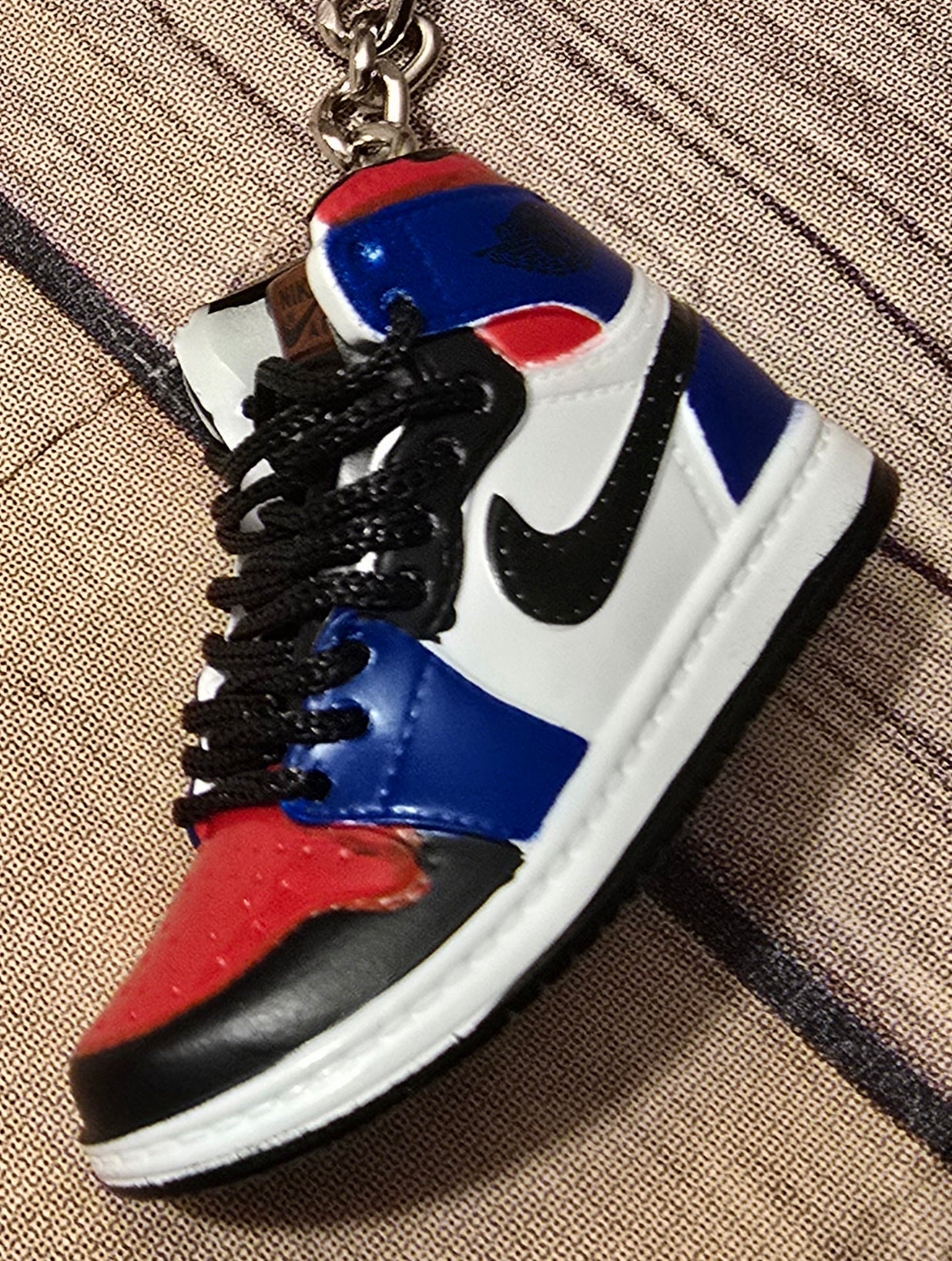 3D Sneaker Keychain AJ1 Fearless UNC